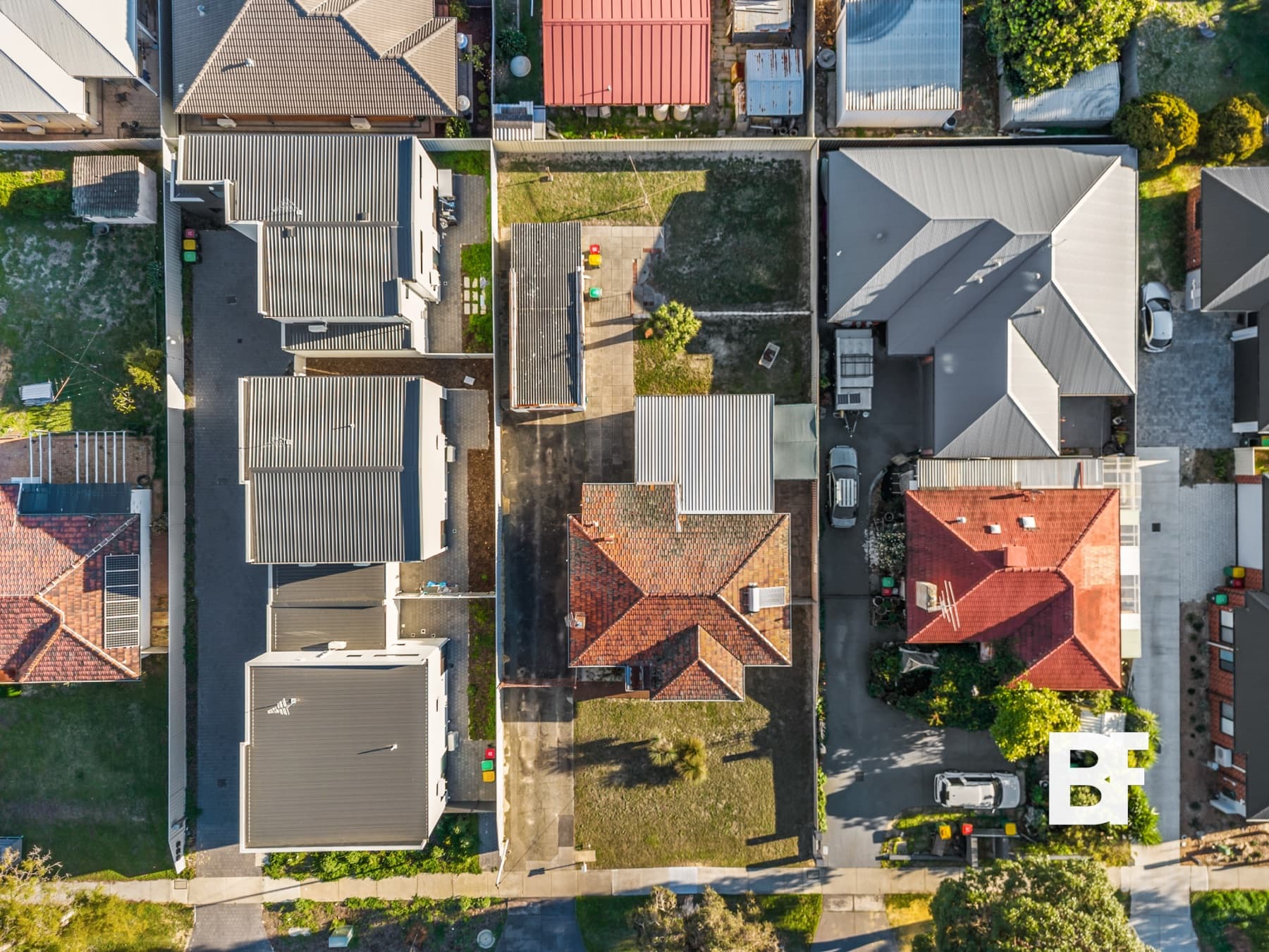 Top-down aerial photograph of a Perth residential neighbourhood